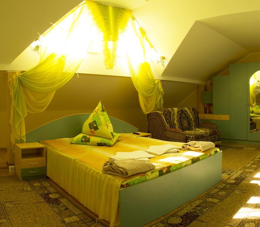 Hotel U Olega Truszkavec Szoba fotó